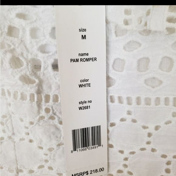 Walter Baker White Eyelet V-Neck Ruffle Open Back Sleeveless Shorts Romper M - Picture 3 of 7